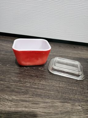 Pyrex Red and White Square Glass Dish with Clear Lid